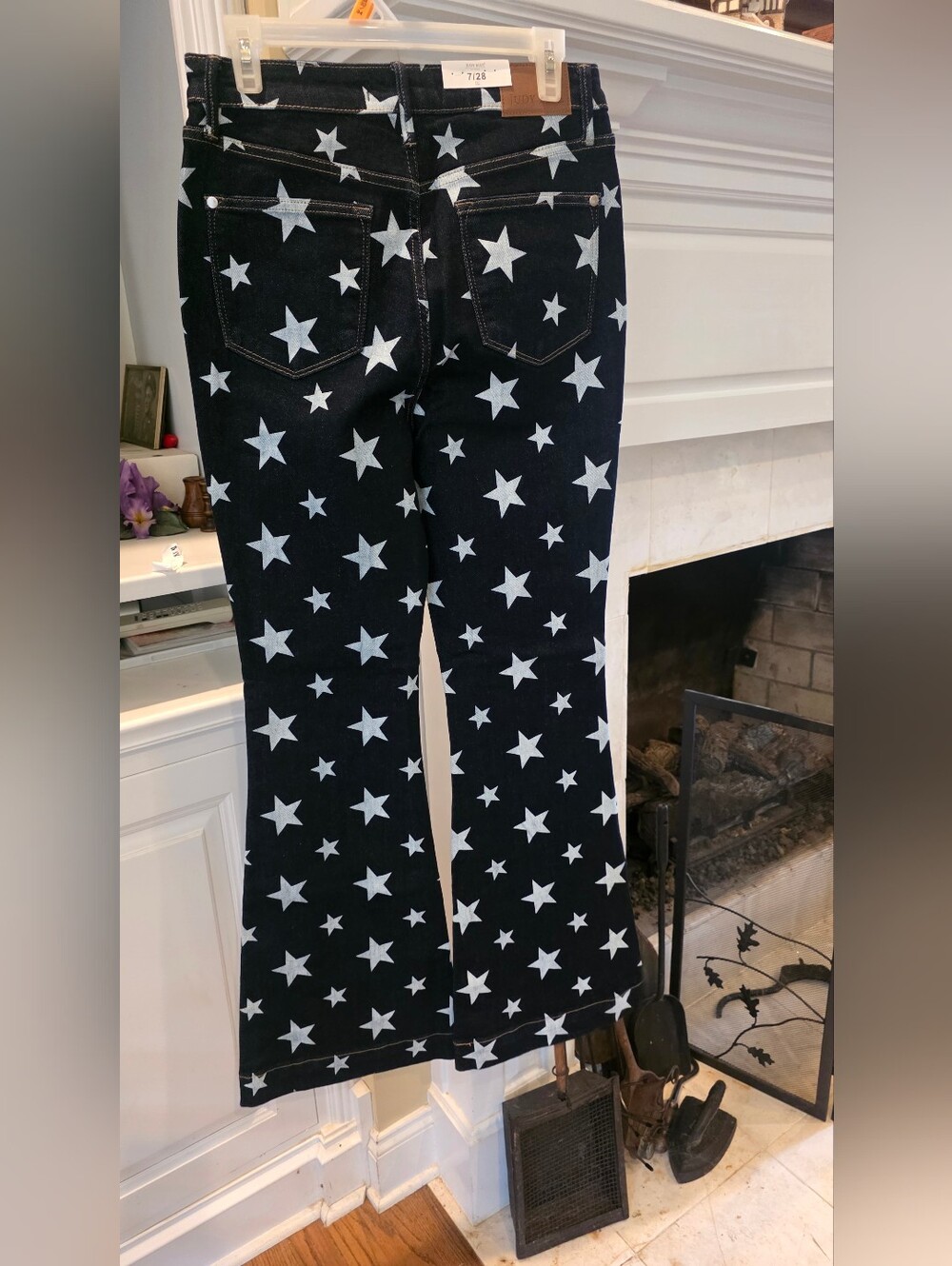 Judy Blue Women’s Dark Blue Denim Star Print Flare Jeans - Picture 2 of 4